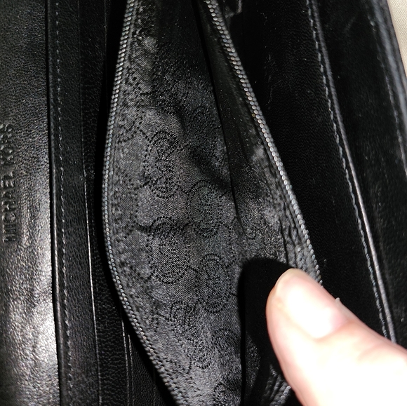 EUC Micheal Kors Wallet - Picture 4 of 7